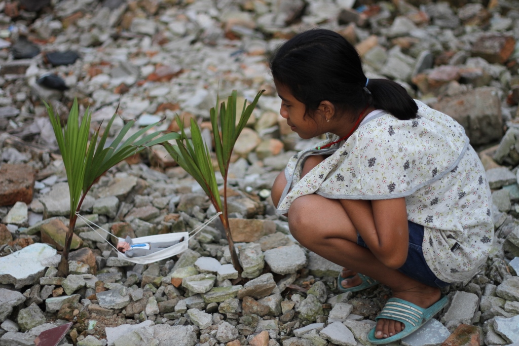 Isaac Cordal North Sumatra Street art